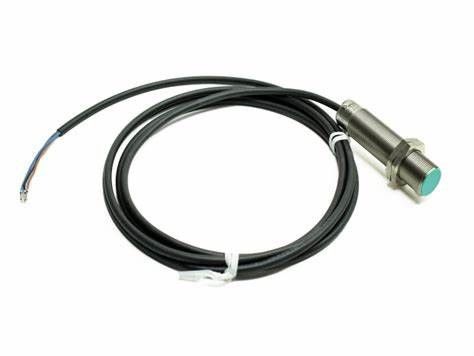 PEPPERL FUCHS 8 mm Flush Capacitive Sensor CBB8-18GS75-E2 để phát hiện chính xác