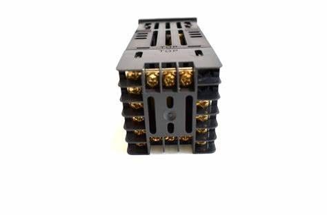 Honeywell DC120L-1-0-0-0-1-0-0-0 Kiểm soát giới hạn nhiệt độ, đầu vào phổ quát, 1/16-DIN, đầu ra relé