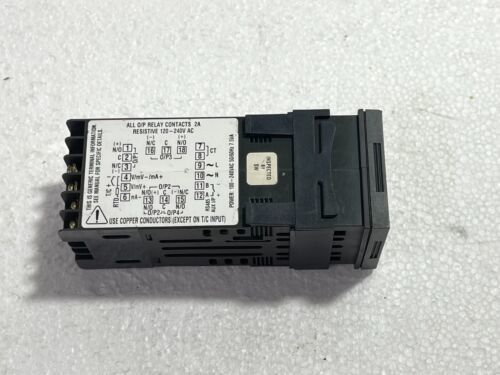 Honeywell DC120L-1-0-0-0-1-0-0-0 Kiểm soát giới hạn nhiệt độ, đầu vào phổ quát, 1/16-DIN, đầu ra relé