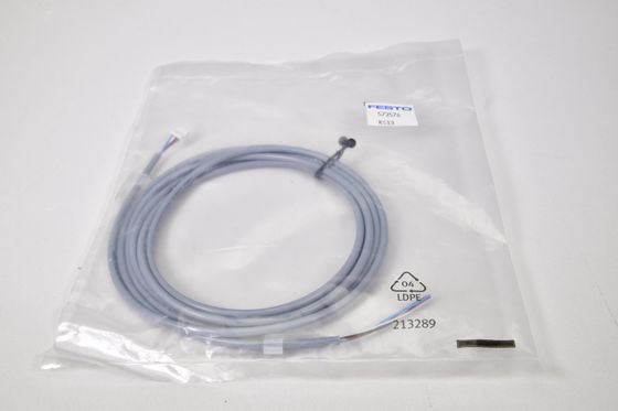 Cáp kết nối Festo NEBS-L1G4-K-2.5-LE4 với người giữ nhãn