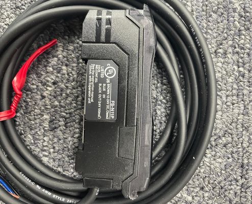 KEYENCE FS-N11P Cảm biến quang sợi kỹ thuật số với đầu ra PNP loại cáp đơn vị chính