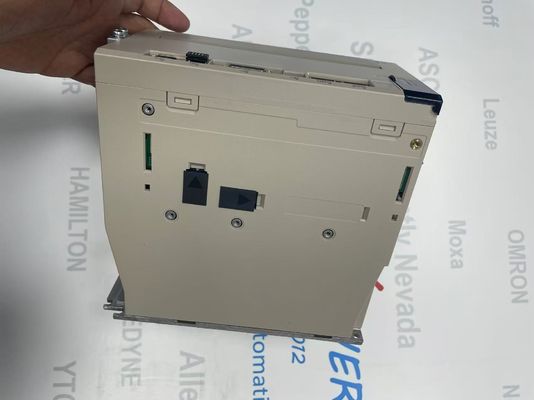 M12 Kiểu xây dựng Yaskawa SGD7S-180A30B202 Điều khiển tương tự với các tính năng tiên tiến và phân tán điện ≤ 0,7 W