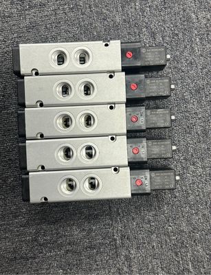 Norgren V60... V63 Series V62C513A-A218J Pilot Solenoid Valve với điện áp hoạt động 10-30 VDC và 8 đầu vào số