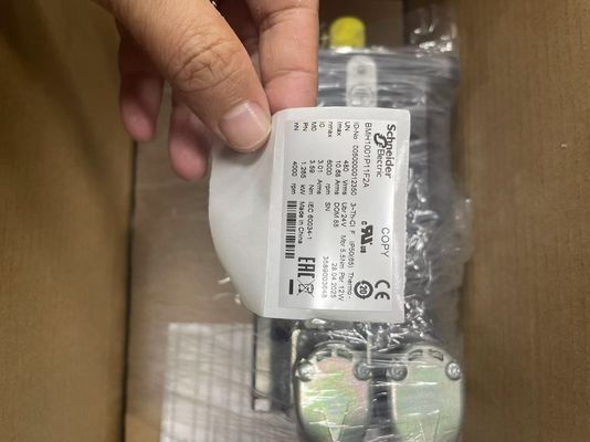 Schneider BMH1001P11F2A Servo Motor với phanh Lexium 32 3.3Nm 6000rpm Keyed Shaft IP54 128bit Encoder