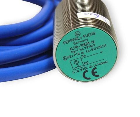 Cảm biến điện dung P&F NJ10-30GM-N 0 ... 20 mA Dòng điện và Tần số chuyển mạch 0 ... 200 Hz cho Ứng dụng Công nghiệp