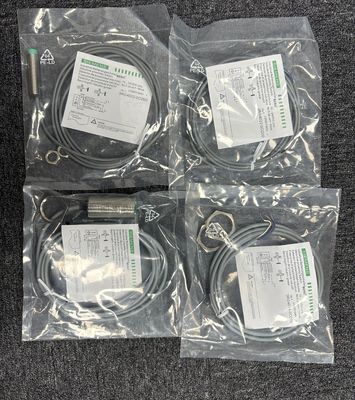 Công tắc cảm ứng Siemens 3RG4014-0CD00 với khả năng bảo vệ xâm nhập IP66/67 và phạm vi đo tối đa 1300 mbar 522 inH²O
