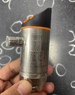 Cảm biến áp suất IFM theo chuẩn Sdci IEC 61131-9 có màn hình hiển thị PN2070 với mối nối tham chiếu gốm