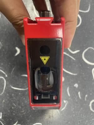 Cảm biến khoảng cách quang học Leuze ODSL 96B M/C66-S12 để đo khoảng cách chính xác