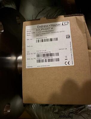 Endress Hauser FTM52-AAH2B4A32AA Máy truyền cao độ chính xác Magnetostrictive Level cho kiểm soát quy trình công nghiệp