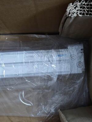 Xi lanh dẫn động khí nén dẫn hướng FESTO DGC-K-25-600-PPV-A